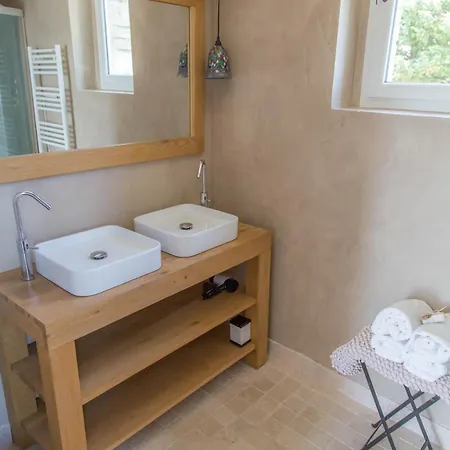 D'elise Saint-Hippolyte-de-Caton